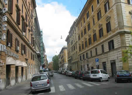 Calle tipica del distrito Prati en Roma